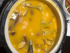 -江上荟·创意中国菜(绿地缤纷城店)