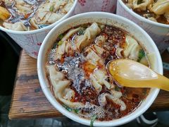 酸辣饺-无名饺子店