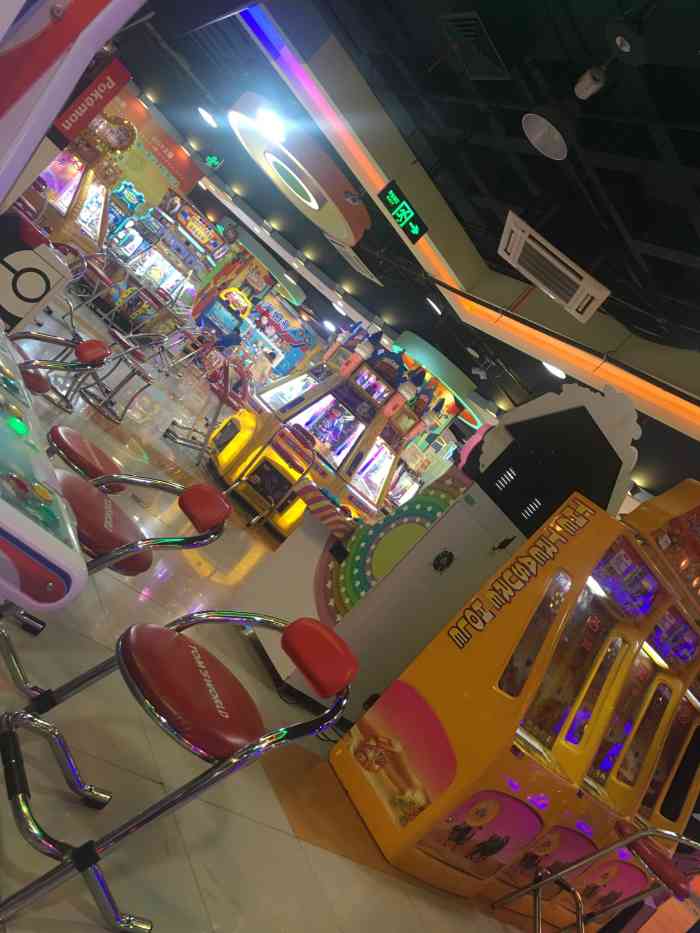 汤姆熊(百联东郊店)-"不错的地方,很喜欢在这里玩游戏,康桥这块.