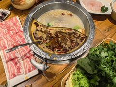 -东巴婆婆云南鱼豆花火锅(大东门店)