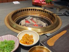 -铭牛烧肉·和牛海鲜自助(高新月牙湖店)
