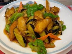 地三鲜-东北哈尔滨酱骨头馆房掌柜铁锅炖