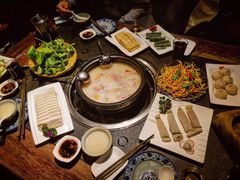 -大匠工房古船木艺术餐厅·猪肚鸡专门店(长白仙岛店)