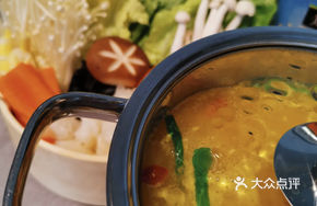 Bird's Nest Chicken Hot Pot