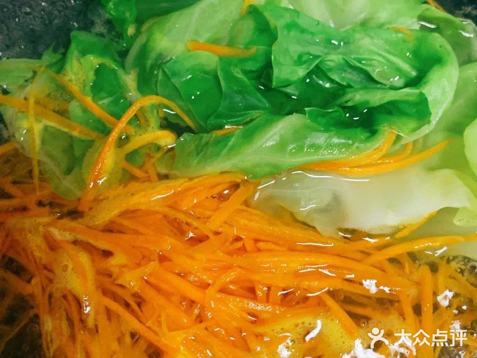 美味的鲜虾蔬菜饼[调皮]