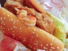 吮指十三鲜小龙虾烤鸡堡/鸡肉卷-肯德基(新凌云店)