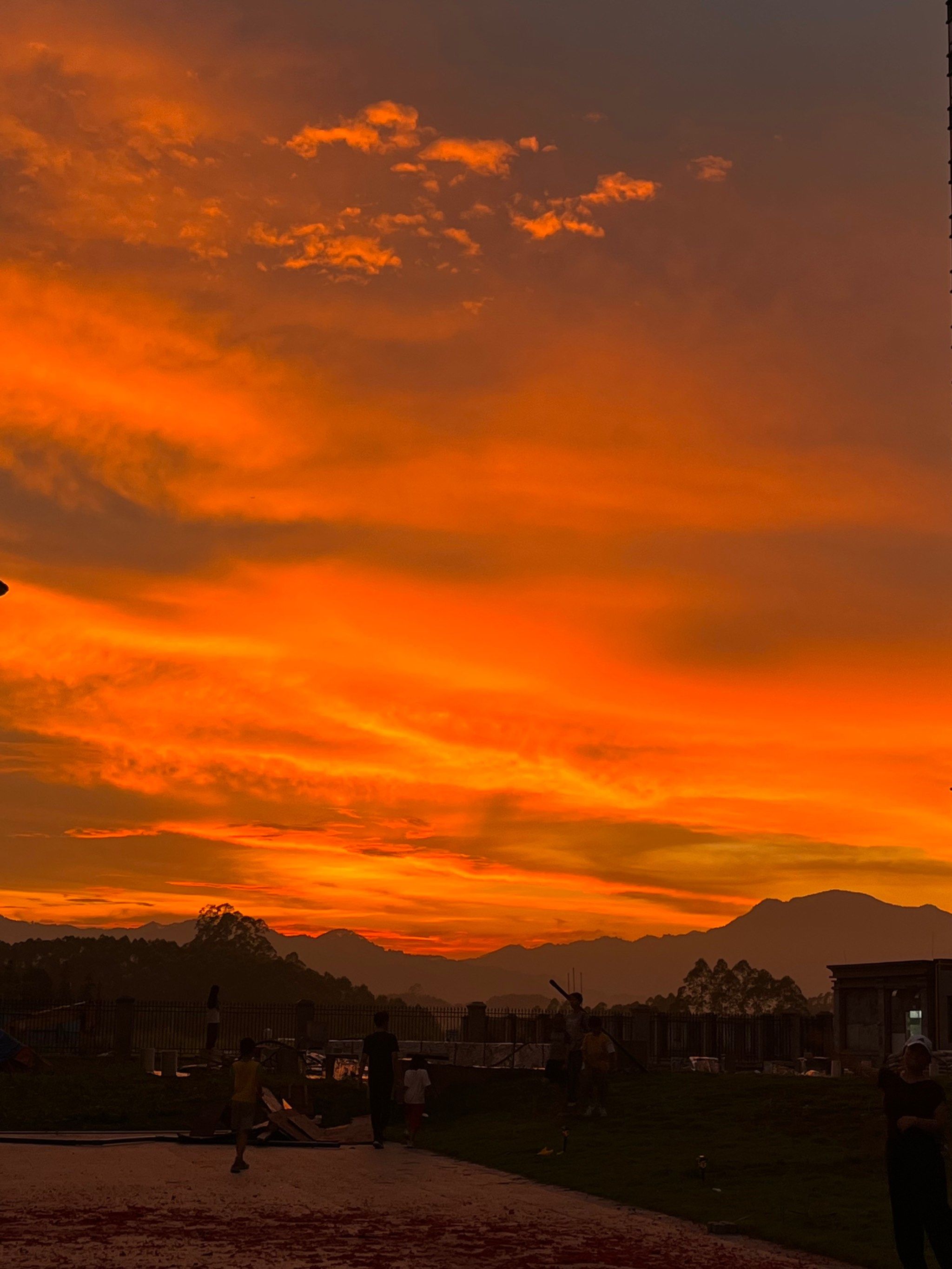 傍晚的天空色彩斑斓