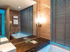 -上海松江假日酒店