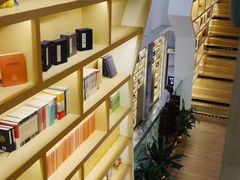 -新华书店(顺峰山公园店)