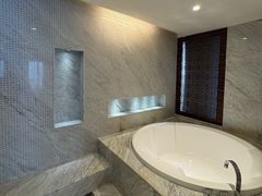 -上海虹桥西郊假日酒店