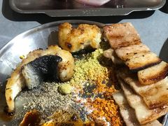 -围炉肉舍•炭烤活鳗•丹东海鲜烤肉(步行街店)