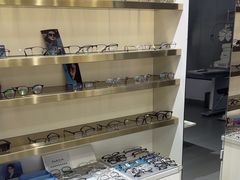 -视野联行眼镜•蔡司•依视路(温江店)