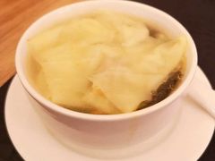 餛飩湯-华味居 Restaurant Chinese Huaweiju