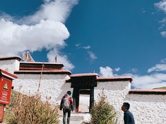 -比如骷髅墙景区