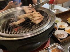 -围炉肉舍•炭烤活鳗•丹东海鲜烤肉(步行街店)