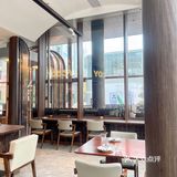 在CBD中心玻璃房的Bistro～太Chill了