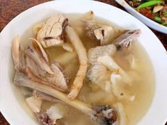 滋补党参沙参炖土鸡汤-水上明月·湖景餐厅