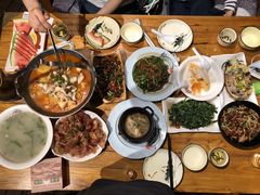 -老滇山寨•云南特色菜•地方菜•民族风情歌舞表演(金碧店)