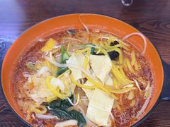 -嘎嘎香·大茶缸麻辣烫