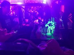 -UP嘻哈酒吧(粉巢店)