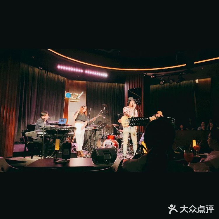 林肯爵士乐上海中心打卡 - 光速乐队