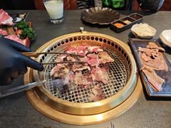 -铭牛烧肉·和牛海鲜自助(高新月牙湖店)