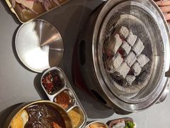 -围炉肉舍•炭烤活鳗•丹东海鲜烤肉(步行街店)