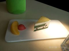 绿豆奶茶慕丝蛋糕-半秋山西餐厅(襄阳万达店)