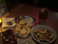 -FOUR PLAY BAR