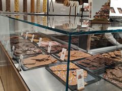 面包甜点陈列柜-Laderach 莱德拉(上海环贸iapm店)