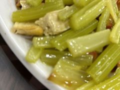 -牛一嘴·兰州牛肉面·大盘鸡(财富中心店)