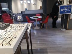 -宏宇眼镜蔡司依视路折扣店(兆佳眼镜城店)