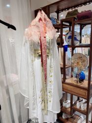 -一揽芳华汉服旗袍体验馆(拙政园店)