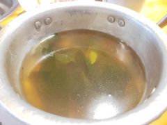 牛肉海带汤-唯成•韩国炭火烤肉 유성고기