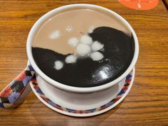 芝麻糊核桃糊配丸子-糖纸甜品(恒一广场店)