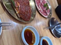 -汉城烤肉·黑金冠(华山路店)