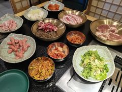 -臻牛烤肉