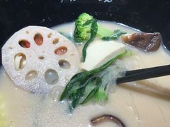 -麻小劲菌汤麻辣烫(体育西路店)