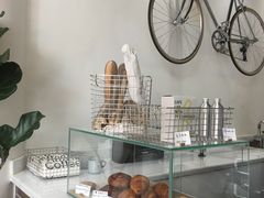 面包甜点陈列柜-常识咖啡common sense(春熙路店)
