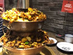 -沪小二炭火蛙锅(淮海中路美食不夜城店)