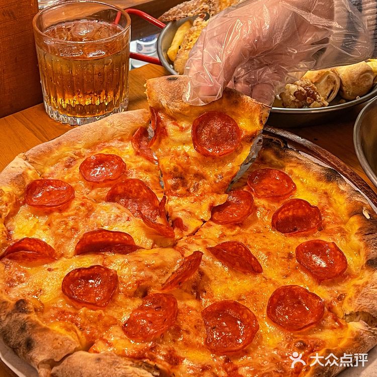 在广州‼大番薯区时代芳华里的氛围感西餐