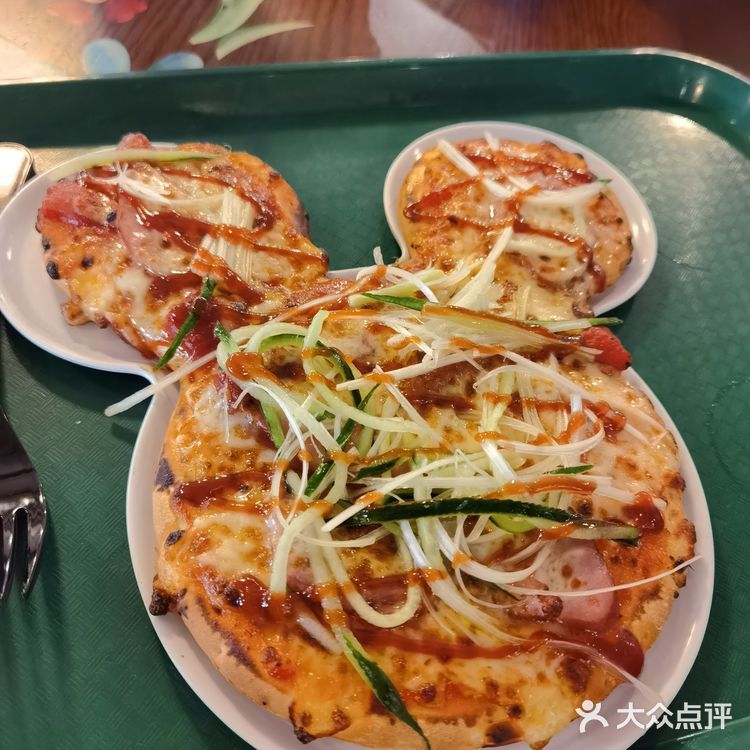 分享上海迪士尼的美食🍴不用排队的火鸡腿知道在哪买吗？