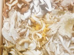 -宣威山野人家·云南菜·菌火锅(金碧店)