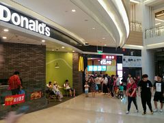 等位区-麦当劳(龙湖北京大兴天街店)