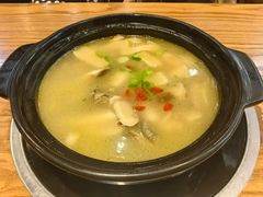 姬松茸炖鸡-妈妈的味道(和顺古镇店)