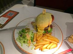 瀑布芝士牛肉汉堡-阿妮叶李(光谷世界城店)