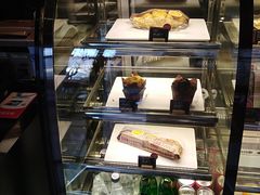 面包甜点陈列柜-COSTA COFFEE(上海虹口公园店)
