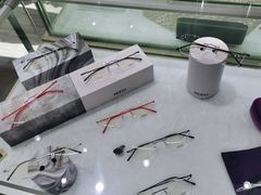 -无界眼镜MaxLess(滨江星光大道店)