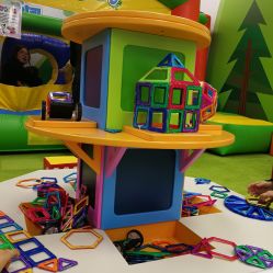 -莫莉幻想儿童乐园(郑州丹尼斯三天地店)