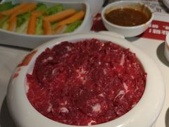-左庭右院鲜牛肉火锅(金山万达店)